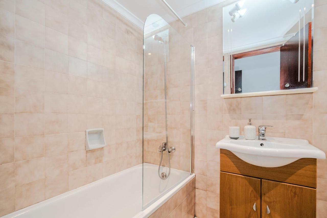 Lovely 1Bed Flat Short Walk To The Marina Vilamoura Quarteira Luaran gambar